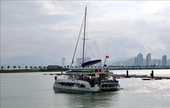 Tỉnh Khánh Hòa đẩy mạnh phát huy lợi thế về du lịch biển. Ảnh: Nguyễn Thành – TTXVN