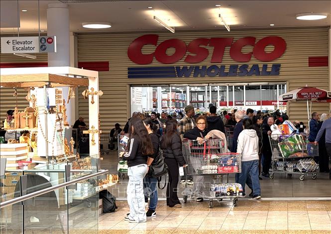 Khách hàng mua sắm tại một cửa hàng của Costco ở bang Maryland. (Ảnh: Ngọc Quang, PV TTXVN tại Mỹ)