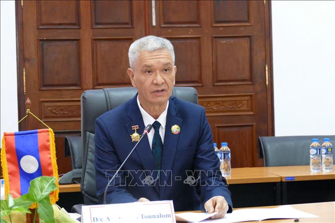 Đồng chí Anouphap Tounalom, Bí thư Trung ương Đảng, Bí thư Thành ủy, Chủ tịch Hội đồng nhân dân thủ đô Viêng Chăn, phát biểu tại cuộc Hội đàm. Ảnh: Xuân Tú - PV TTXVN tại Lào