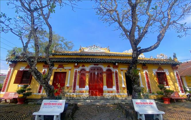 Binh Thuy temple, a typical architecture of the Southern Vietnamese communal house. VNA Photo: Nguyễn Hằng