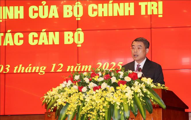 Ủy viên Bộ Chính trị, Bí thư Trung ương Đảng, Trưởng Ban Tổ chức Trung ương Lê Minh Hưng phát biểu tại hội nghị. Ảnh: Văn Đức - TTXVN