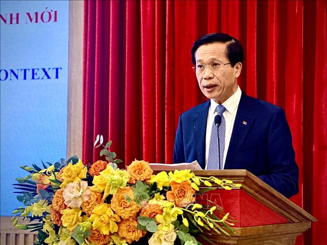 PGS.TS Hoàng Phúc Lâm, Phó Giám đốc Học viện Chính trị quốc gia Hồ Chí Minh, phát biểu tại hội thảo. Ảnh: Việt Đức - TTXVN