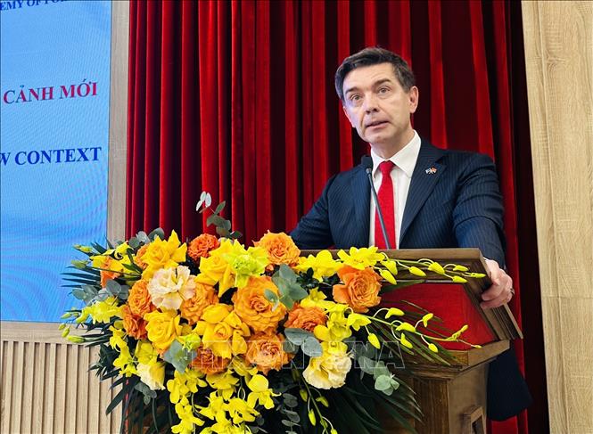 Đại sứ Liên minh châu Âu (EU) tại Việt Nam Julien Guerrier phát biểu tại hội thảo. Ảnh: Việt Đức - TTXVN