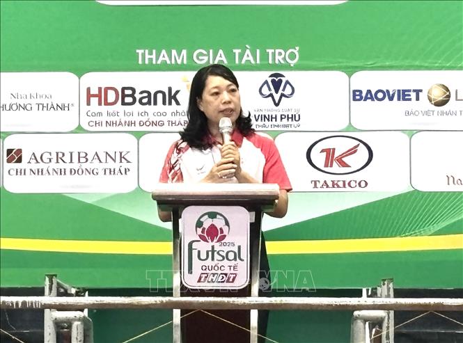 Bà Ngô Thị Ngọc Hạnh, Tổng Biên tập Báo và Đài Phát thanh - Truyền hình Đồng Tháp phát biểu khai mạc. Ảnh: Hồng Nhung - TTXVN