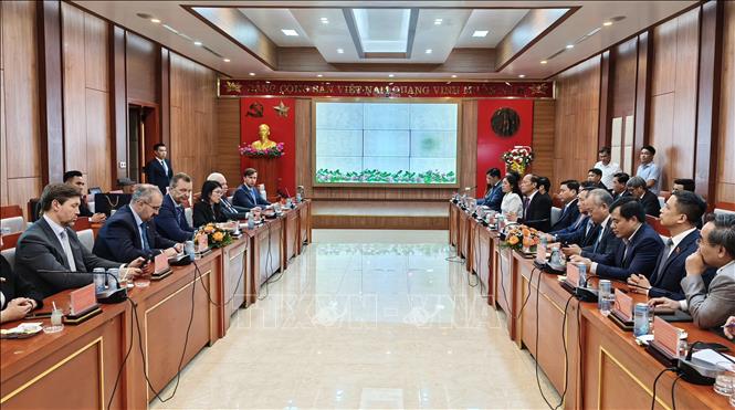 Quang cảnh buổi làm việc. Ảnh: Nguyễn Thành – TTXVN