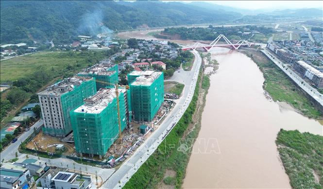 Dự án nhà ở xã hội Khu bờ tả sông Hồng, thôn Sơn Mãn, xã Vạn Hòa, phường Lào Cai có vị trí đẹp, tiện ích, dịch vụ đi kèm thuận lợi được người dân quan tâm. Ảnh: Quốc Khánh - TTXVN