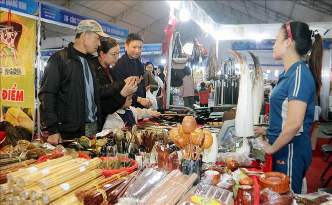 Hội chợ diễn ra từ ngày 3 đến 9/12/2025. Ảnh: Nguyễn Chinh - TTXVN