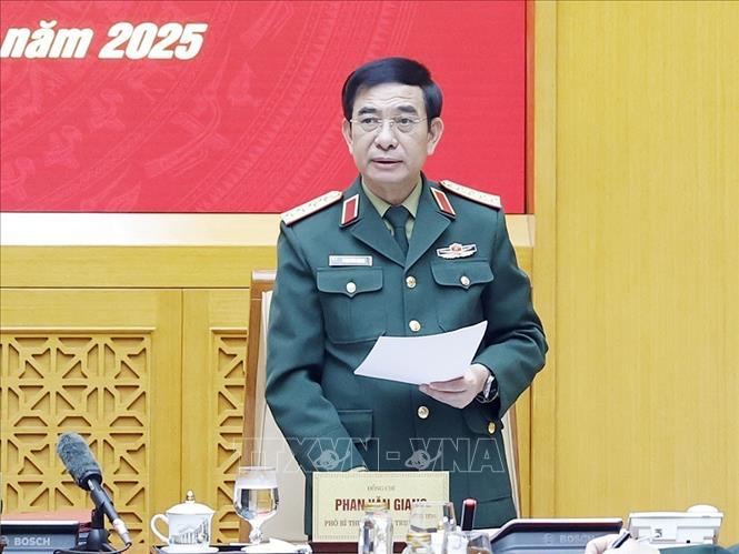 Đại tướng Phan Văn Giang, Uỷ viên Bộ Chính trị, Phó Bí thư Quân uỷ Trung ương, Bộ trưởng Bộ Quốc phòng phát biểu. Ảnh: Thống Nhất – TTXVN