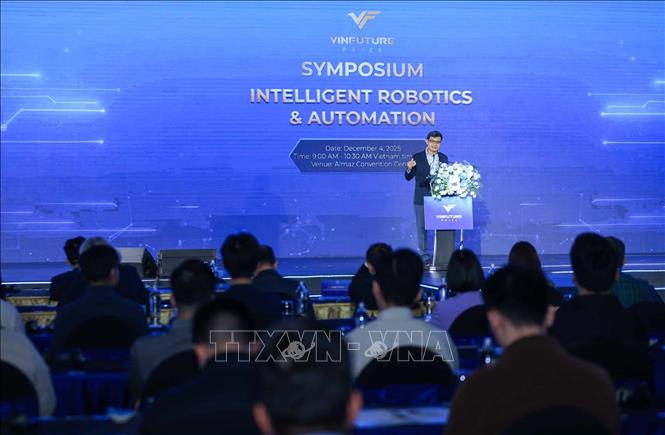 GS. Đỗ Ngọc Minh, Đại học Illinois tại Urbana - Champaign (Hoa Kỳ); Trường Đại học VinUni phát biểu khai mạc. Ảnh: Hoàng Hiếu - TTXVN