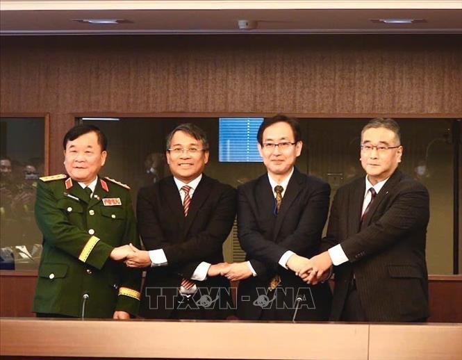  Thứ trưởng Bộ Ngoại giao Nguyễn Minh Vũ; Thượng tướng Hoàng Xuân Chiến, Thứ trưởng Bộ Quốc phòng; Thứ trưởng Ngoại giao Namazu Hiroyuki và Thứ trưởng Quốc phòng Kano Koji tại Đối thoại. Ảnh: TTXVN phát
