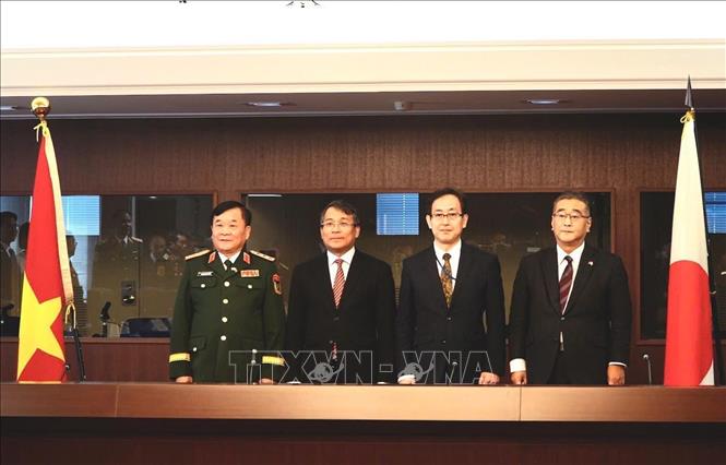  Thứ trưởng Bộ Ngoại giao Nguyễn Minh Vũ; Thượng tướng Hoàng Xuân Chiến, Thứ trưởng Bộ Quốc phòng; Thứ trưởng Ngoại giao Namazu Hiroyuki và Thứ trưởng Quốc phòng Kano Koji tại Đối thoại. Ảnh: TTXVN phát
