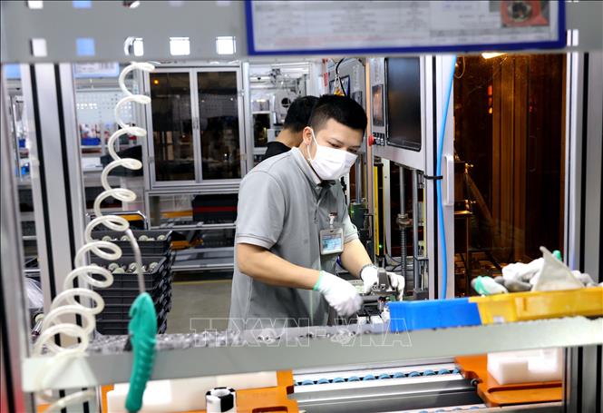 Công nhân sản xuất các sản phẩm dụng cụ điện cầm tay tại dự án Nhà máy Keystone Electrical Việt Nam (Khu Công nghiệp Liên Hà Thái), xã Thái Thụy, tỉnh Hưng Yên. Ảnh: Thế Duyệt – TTXVN