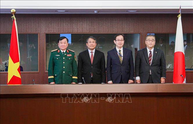 Thứ trưởng Ngoại giao và Quốc phòng Việt Nam cùng những người đồng cấp Nhật Bản tại Đối thoại. Ảnh: Xuân Giao - PV TTXVN tại Nhật Bản