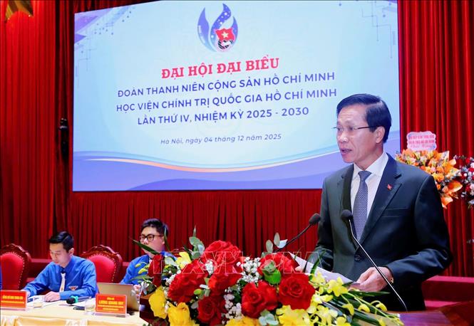 Phó Giáo sư, Tiến sĩ Hoàng Phúc Lâm - Phó Bí thư Đảng ủy, Phó Giám đốc Học viện Chính trị quốc gia Hồ Chí Minh - phát biểu chỉ đạo Đại hội. Ảnh: TTXVN phát