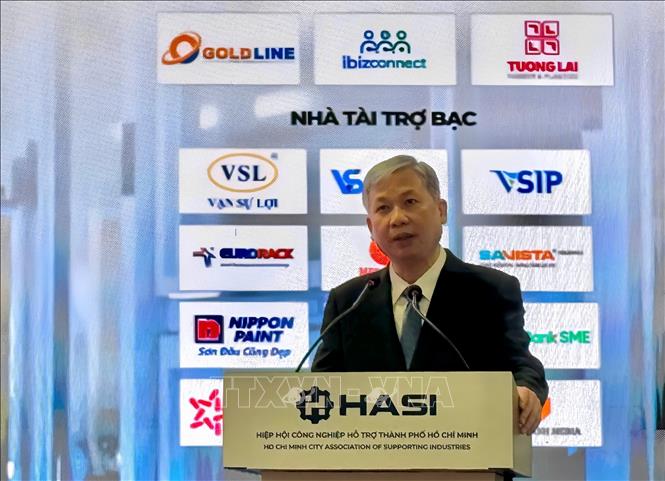 Ông Hà Văn Út, Phó Giám đốc Sở Công thương TP. Hồ Chí Minh phát biểu tại lễ khai mạc. Ảnh: Huyền Trang - TTXVN 