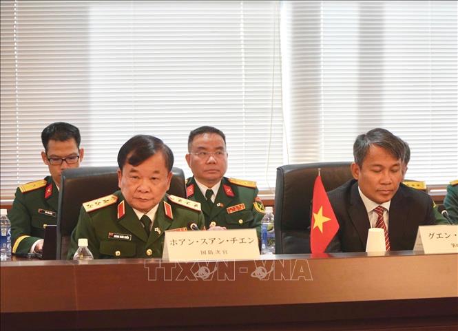 Deputy Minister of National Defence Sen. Lieut. Gen Hoang Xuan Chien and Standing Deputy Minister of Foreign Affairs Nguyen Minh Vu at the Consultation. VNA Photo