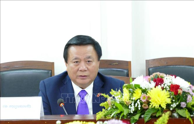 GS.TS Nguyễn Xuân Thắng, Ủy viên Bộ Chính trị, Giám đốc Học viện Chính trị quốc gia Hồ Chí Minh, Chủ tịch Hội đồng Lý luận Trung ương phát biểu tại Hội đàm. Ảnh: Xuân Tú - PV TTXVN tại Lào