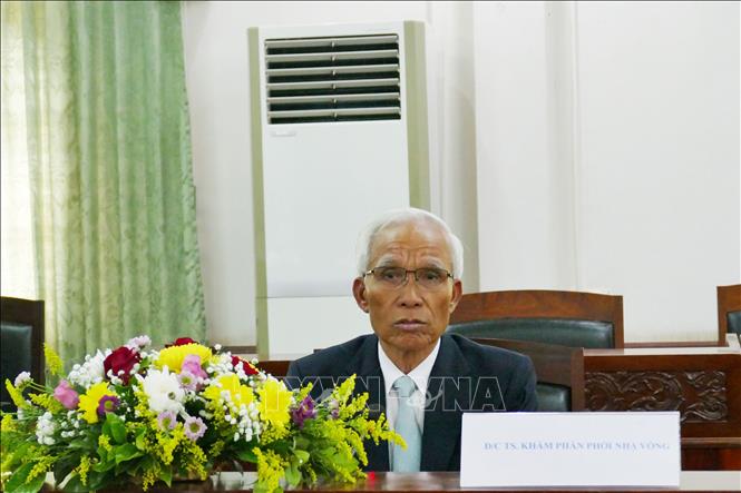 TS. Khamphanh Kheuyavong, Bí thư Trung ương Đảng, Trưởng ban Tuyên huấn Trung ương, Chủ tịch Hội đồng Lý luận Trung ương Lào, phát biểu tại Hội đàm. Ảnh: Xuân Tú - PV TTXVN tại Lào