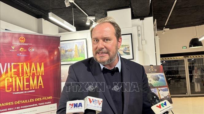 Mathieu Ripka, General Representative of France’s Civil Society of Authors, Directors and Producers (ARP), gives an interview to Vietnam News Agency on the sidelines of the seminar. VNA Photo: Hữu Chiến