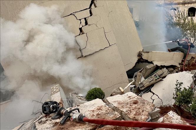 Tòa nhà bị phá hủy sau cuộc không kích của Israel tại Jbaa, Liban, ngày 4/12/2025. Ảnh: THX/TTXVN