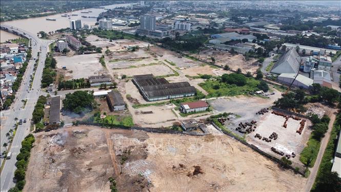 Nhiều doanh nghiệp tại Khu công nghiệp Biên Hòa 1 đã dời đi, bàn giao đất. Ảnh: Công Phong - TTXVN