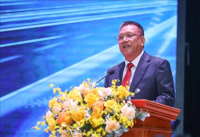 Anh hùng lao động Hoàng Đức Thảo, Chủ tịch Hiệp hội doanh nghiệp Khoa học và Công nghệ Việt Nam, Tổng giám đốc Công ty Cổ phần Khoa học và Công nghệ Việt Nam phát biểu khai mạc. Ảnh: Hoàng Hiếu - TTXVN