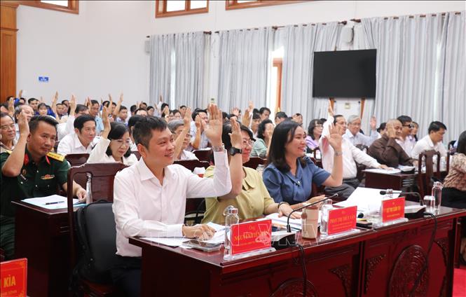 Đại biểu biểu quyết thống nhất số lượng, cơ cấu, thành phần ứng cử Đại biểu Quốc hội khóa XVI nhiệm kỳ 2026-2031. Ảnh: Bùi Giang - TTXVN