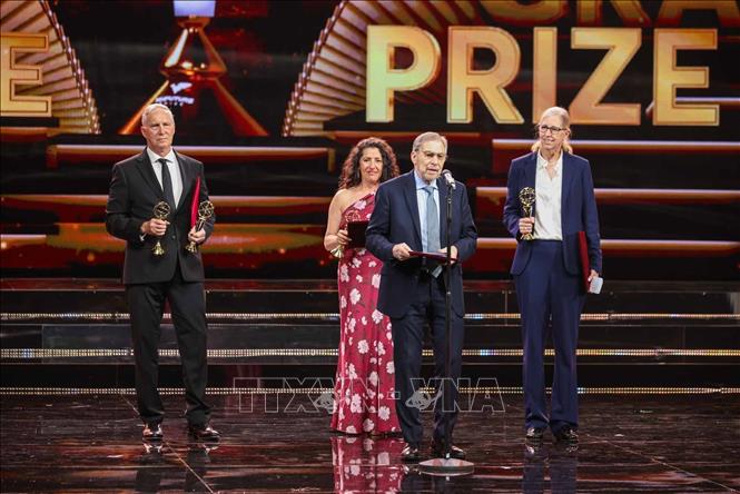 Tiến sĩ Douglas R. Lowy - một trong 4 nhà khoa học nhận Giải thưởng chính VinFuture lần thứ 5 phát biểu. Ảnh: Hoàng Hiếu - TTXVN