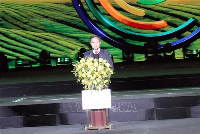 Phó Chủ tịch UBND tỉnh Lâm Đồng Đinh Văn Tuấn khai mạc Lễ hội Trà quốc tế 2025. Ảnh: Chu Quốc Hùng - TTXVN