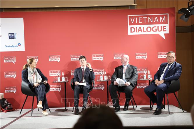 Bà Almut Rößner, Giám đốc điều hành OAV, đồng tổ chức diễn đàn 