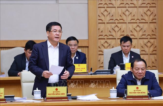 Bộ trưởng Bộ Công Thương Nguyễn Hồng Diên phát biểu. Ảnh: Dương Giang-TTXVN 
