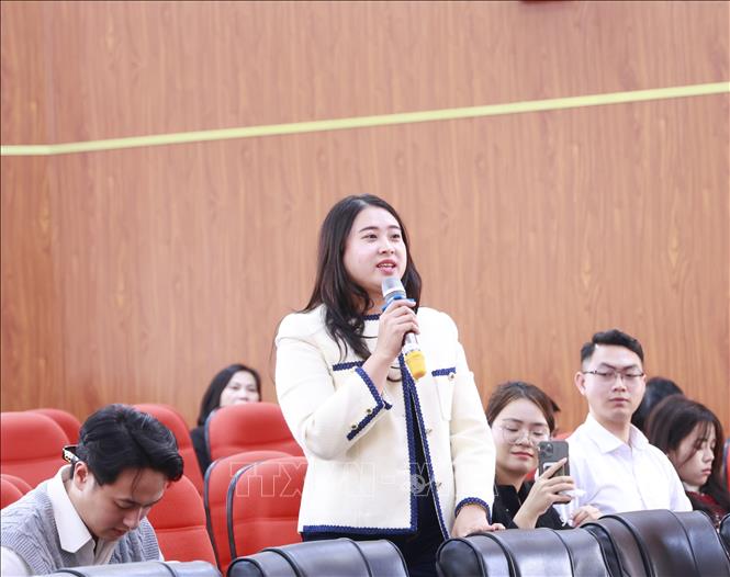 Đại diện Công ty Công ty cổ phần Sunny Vietnam (Hà Nội) phát biểu tại hội nghị. Ảnh: Đồng Thúy - TTXVN