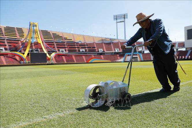 Các công đoạn đang được gấp rút hoàn thiện, chuẩn bị cho lễ khai mạc SEA Games 33. Ảnh: Minh Quyết - PV TTXVN tại Thái Lan