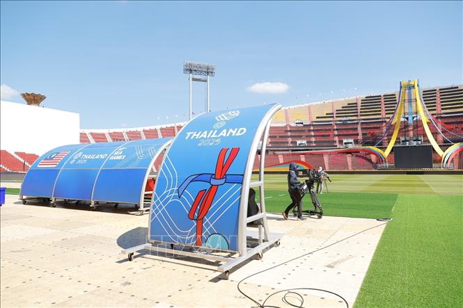 Các công đoạn đang được gấp rút hoàn thiện, chuẩn bị cho lễ khai mạc SEA Games 33. Ảnh: Minh Quyết - PV TTXVN tại Thái Lan