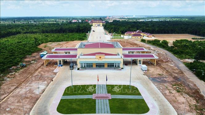 Toàn cảnh khu vực Cửa khẩu Quốc tế Tân Nam chuẩn bị khai trương. Ảnh: Minh Phú – TTVXN