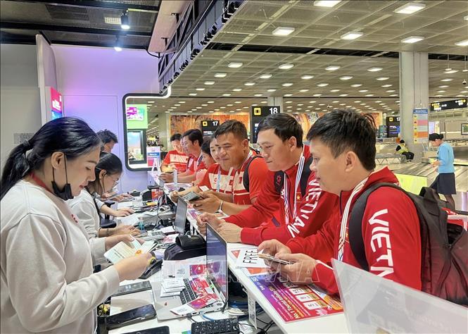 Đoàn thể thao Việt Nam đến Bangkok (Thái Lan) trưa 7/12/2025. Ảnh: TTXVN phát