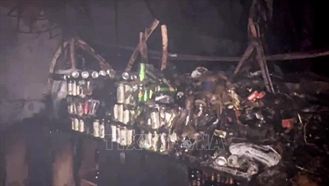 Hiện trường vụ cháy hộp đêm tại Arpora, Ấn Độ, ngày 7/12/2025. Ảnh: ANI/TTXVN