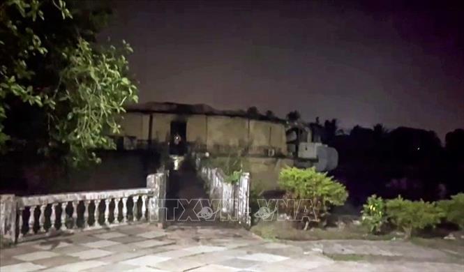 Hiện trường vụ cháy hộp đêm tại Arpora, Ấn Độ, ngày 7/12/2025. Ảnh: ANI/TTXVN