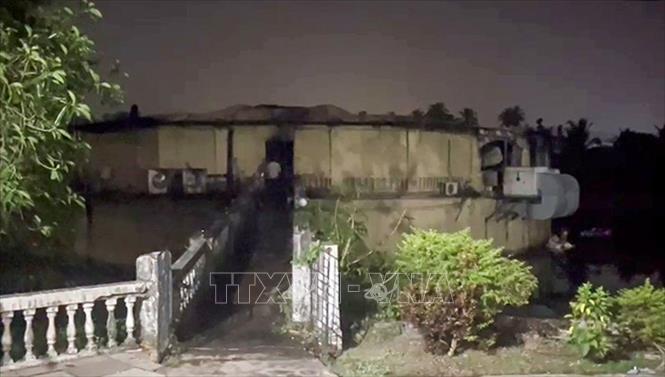 Hiện trường vụ cháy hộp đêm tại Arpora, Ấn Độ, ngày 7/12/2025. Ảnh: ANI/TTXVN