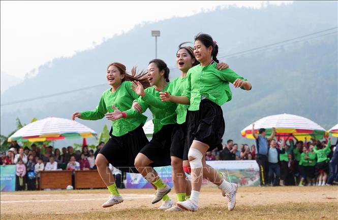 Niềm vui của nhà vô địch, đội Lâm Thượng (Lào Cai). Ảnh: TTXVN phát