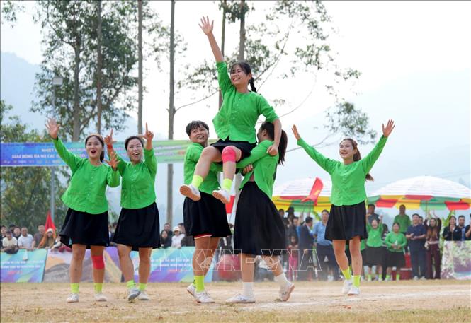 Niềm vui của nhà vô địch, đội Lâm Thượng (Lào Cai). Ảnh: TTXVN phát