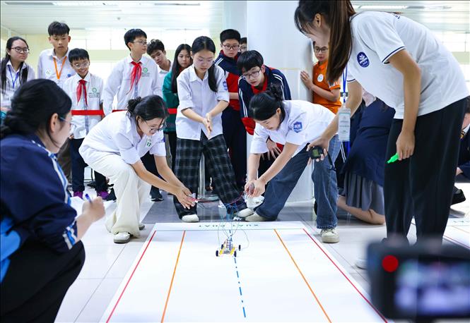 Cuộc thi HNUE Olympic STEM 2025 có chủ đề là “Shaping a Green Future – Kiến tạo tương lai xanh” thu hút gần 1.500 đội thi, với khoảng 4.500 học sinh đến từ 21 Sở GD&ĐT. Ảnh: Thanh Tùng - TTXVN