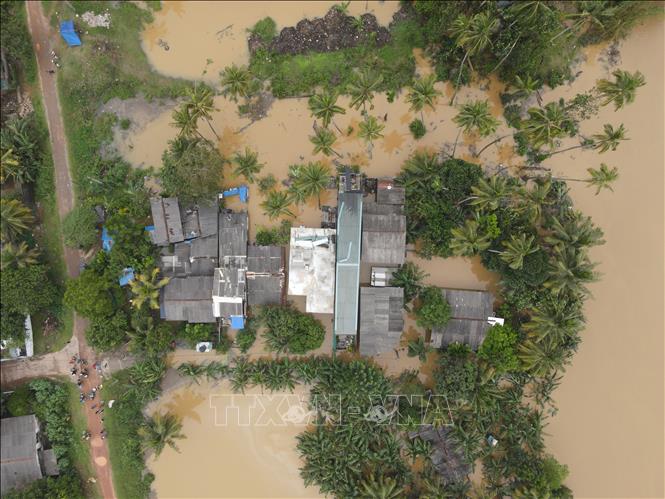 Cảnh ngập lụt sau những trận mưa lớn tại Kelaniya, Sri Lanka. Ảnh: THX/TTXVN