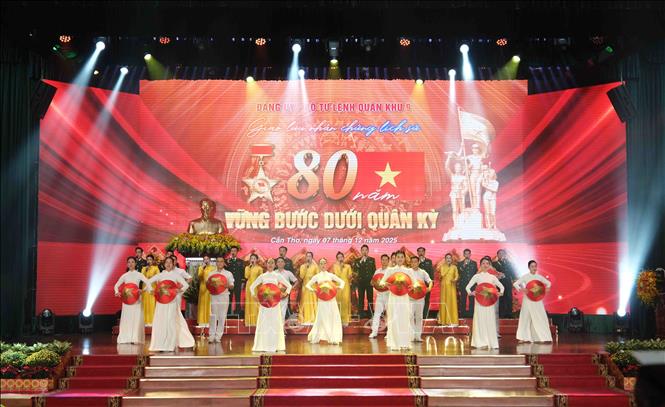 Tiết mục văn nghệ tại chương trình. Ảnh: Thanh Liêm - TTXVN