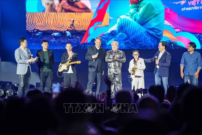 Biểu diễn nghệ thuật tại Chương trình. Ảnh: Khánh Hoà - TTXVN