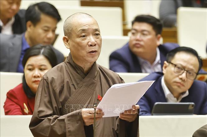 Hòa thượng Thích Bảo Nghiêm, đại biểu Quốc hội TP Hà Nội phát biểu. Ảnh: Doãn Tấn - TTXVN