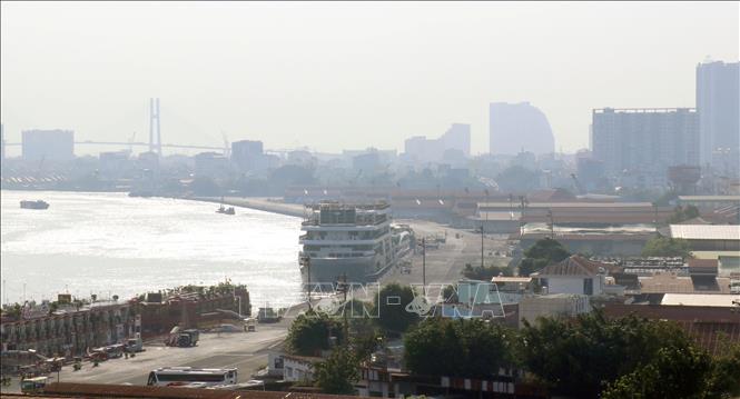 Một góc Cảng Nhà Rồng – Khánh Hội (phường Xóm Chiếu, TP. Hồ Chí Minh) dự kiến sẽ chuyển đổi thành công viên, quảng trường kết nối trực tiếp Bảo tàng Hồ Chí Minh, chi nhánh TP. Hồ Chí Minh kết hợp mở rộng đường Nguyễn Tất Thành và phát triển các dịch vụ công cộng. Ảnh: Thanh Vũ-TTXVN
