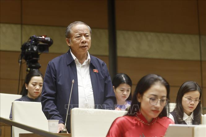 Đại biểu Quốc hội tỉnh Hưng Yên Nguyễn Văn Thân phát biểu. Ảnh: Doãn Tấn - TTXVN