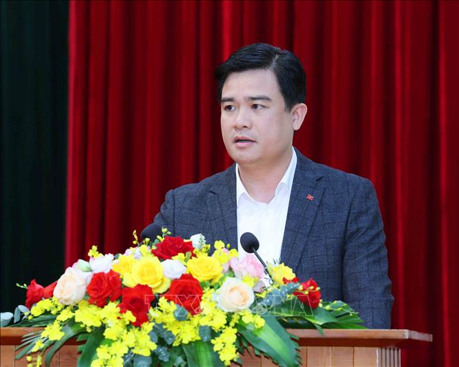 Đồng chí Trần Viết Cường, Vụ trưởng Vụ Cơ sở đảng, đảng viên tham luận tại hội nghị. Ảnh: Phương Hoa - TTXVN