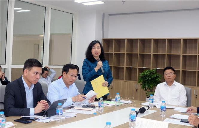 Bộ trưởng Bộ Y tế Đào Hồng Lan phát biểu tại buổi làm việc. Ảnh: Nguyễn Chinh - TTXVN